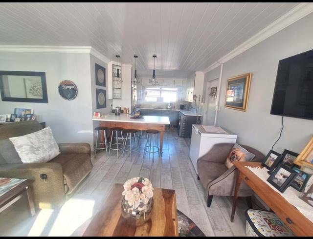 3 BEDROOM TOWNHOUSE FOR SALE IN DANA BAY